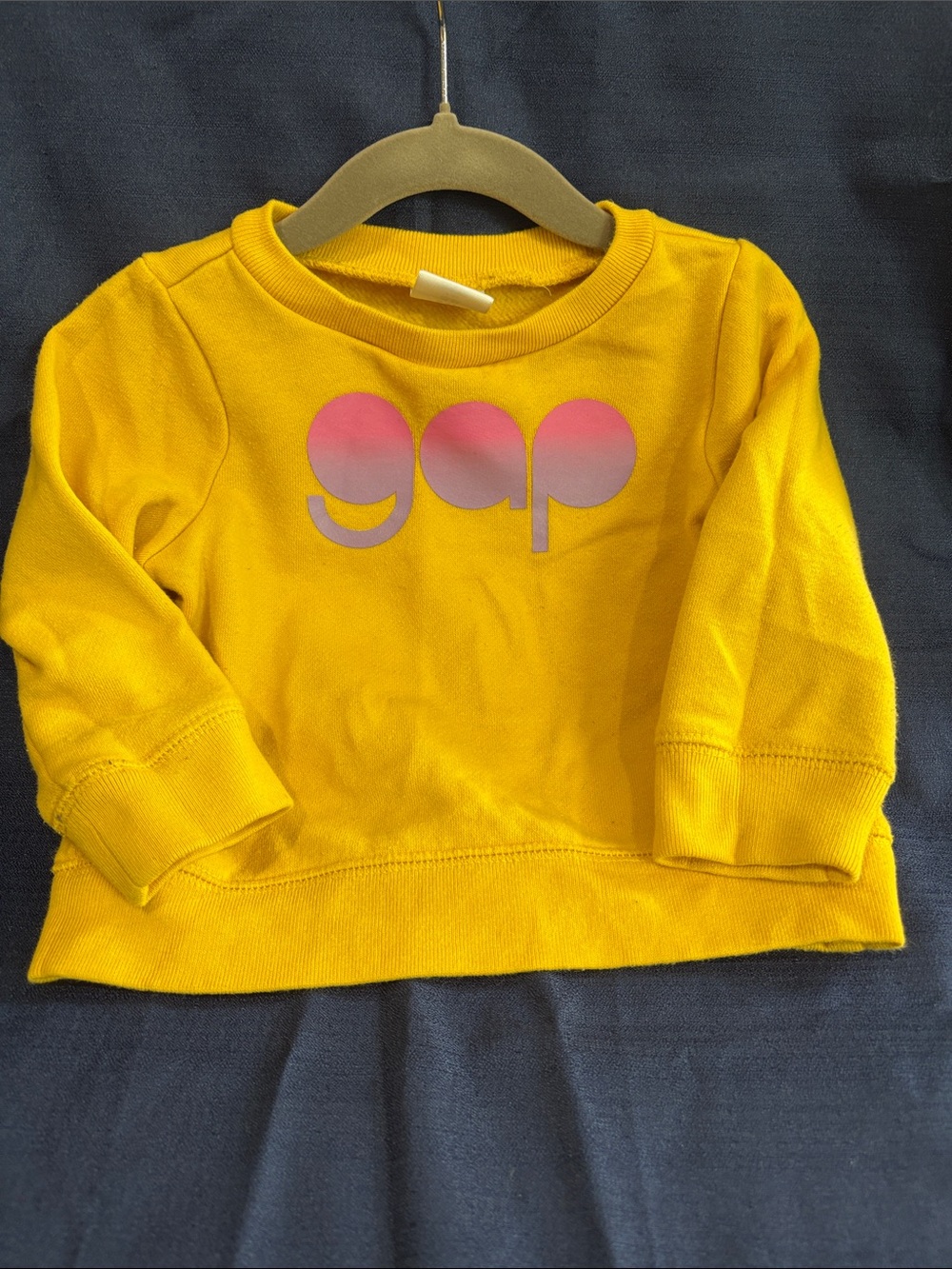 💛 Baby Gap Long-Sleeve Logo Sweatshirt • 18-24 Mos.